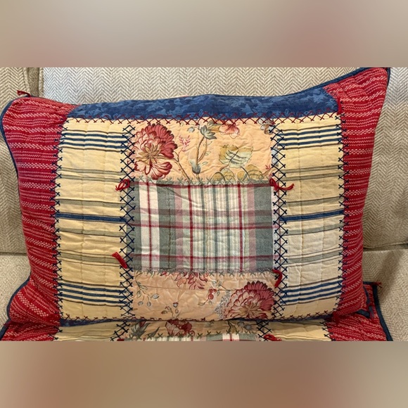 Pottery Barn 2Pc Patchwork Quilted Pillow Shams - Picture 2 of 9